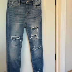 Cello distressed skinny jeans in size 11.